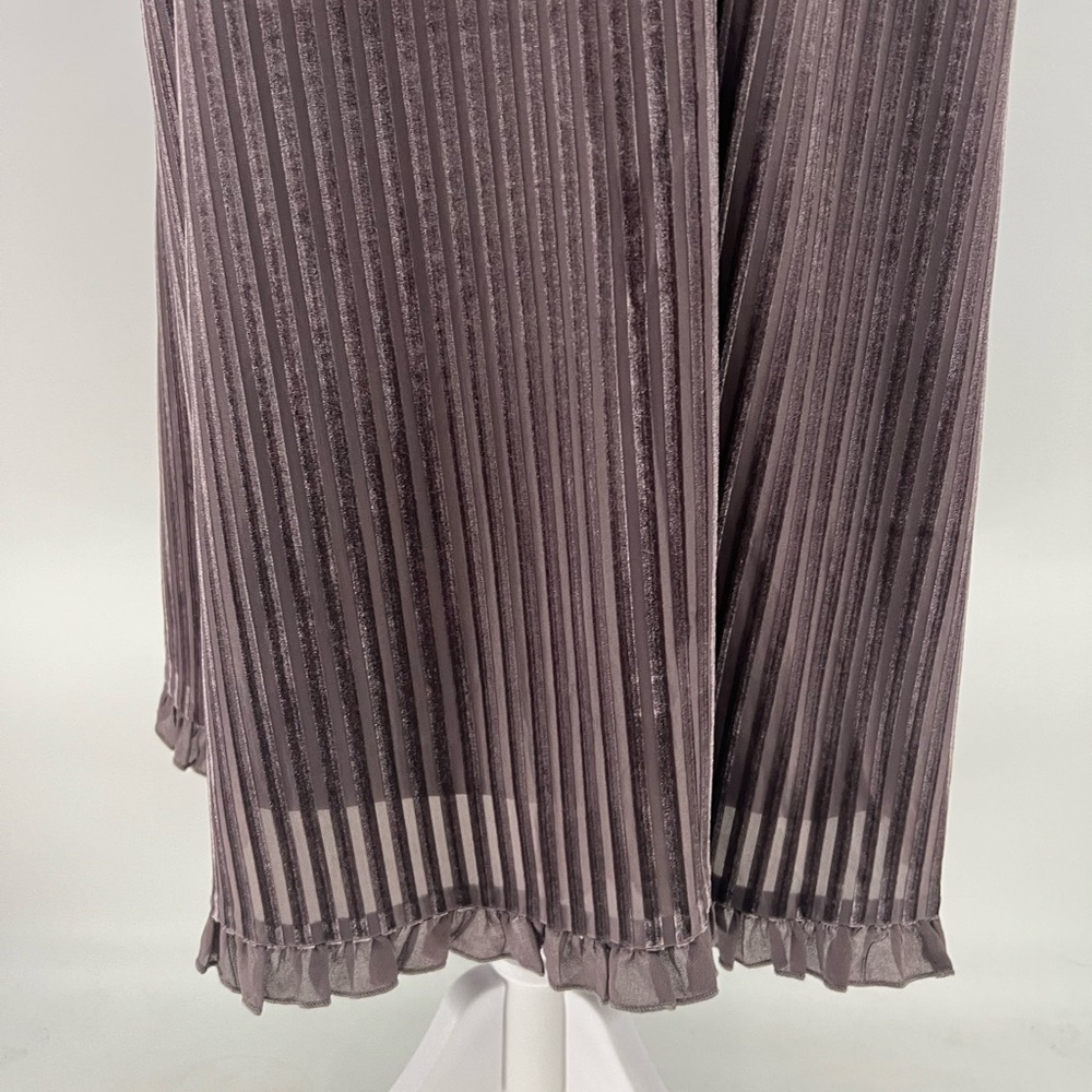 Dainty Jewells purple velvet midi dress - Picture 5 of 7